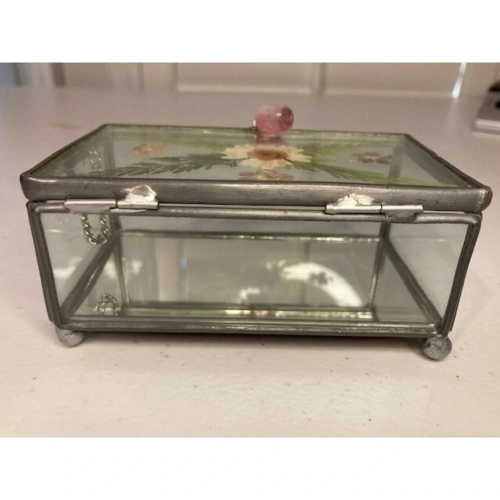 Vtg Glass Lidded Footed Box With Pressed Dried Flowers 4.5x2.75x2 Intl Silver Co